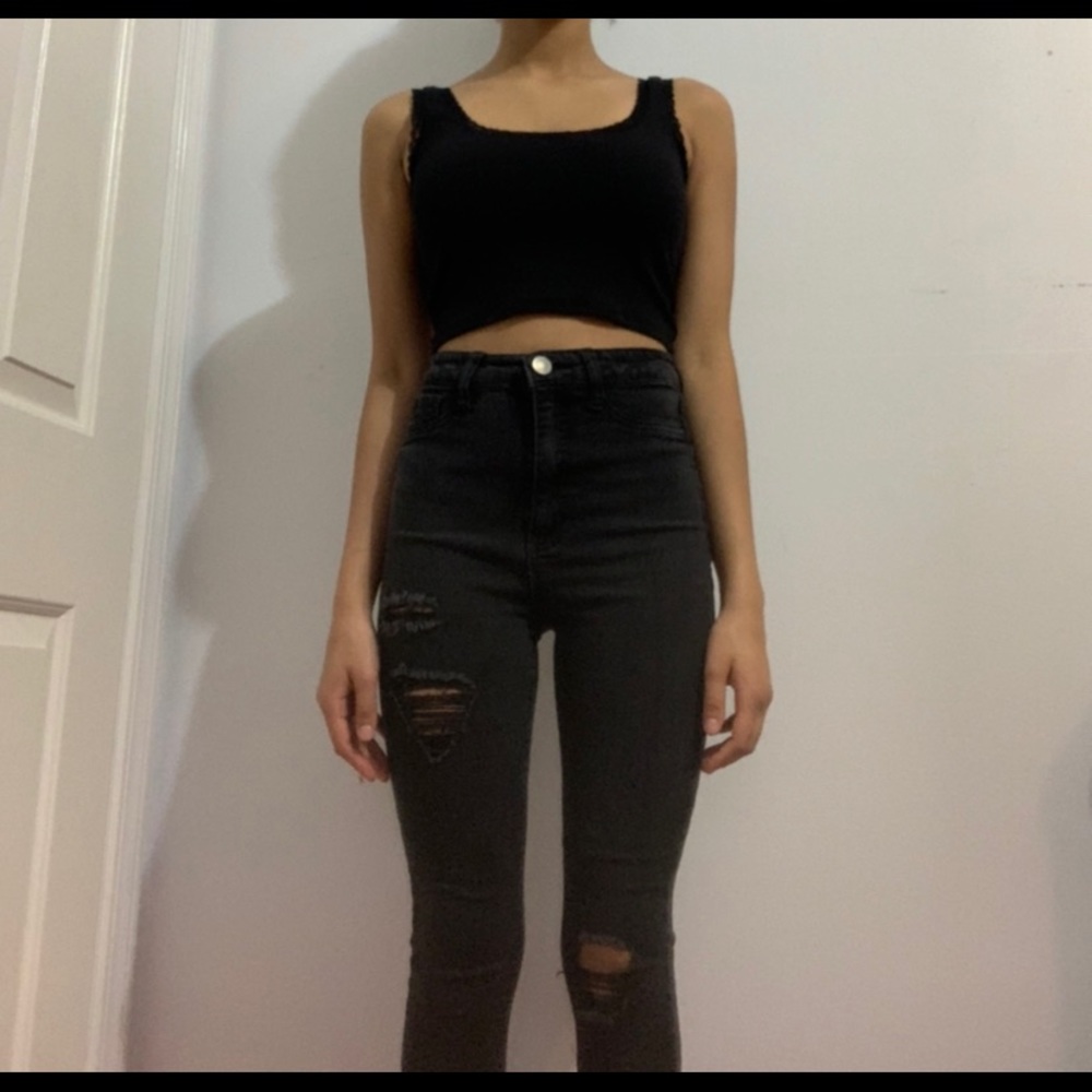 Black distressed skinny jeans